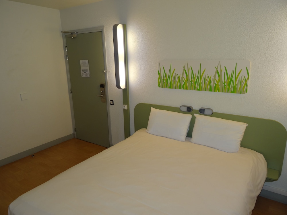 

Roma - Saint-Contest - ibis Budget Caen Centre Gare