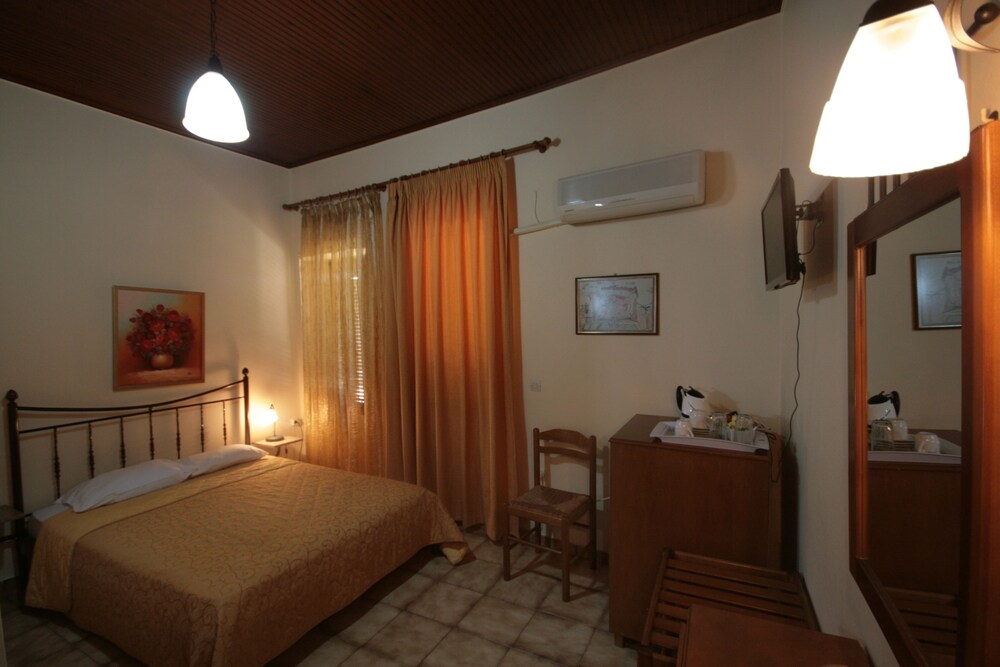 

Torino - Creta Ovest - Chania, Grecia - Helena Hotel