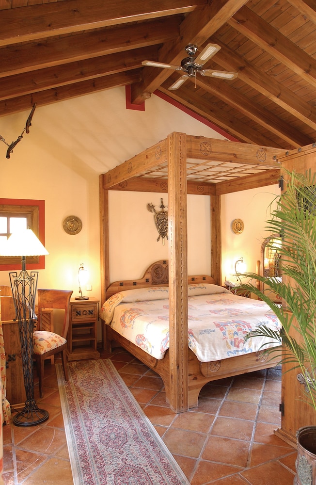 

Genova - Marbella - Hotel Amanhavis