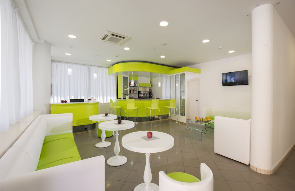 

Brindisi - Riccione - Hotel Scarlet