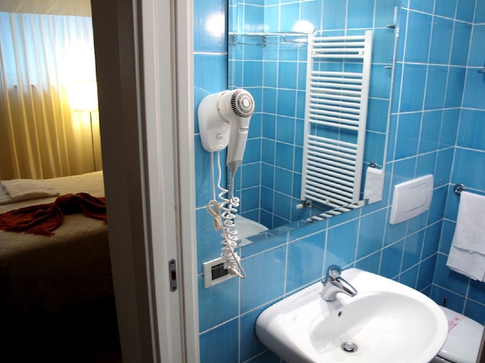 

Roma - Riviera Romagnola, Mare Italia - Hotel Principe di Piemonte