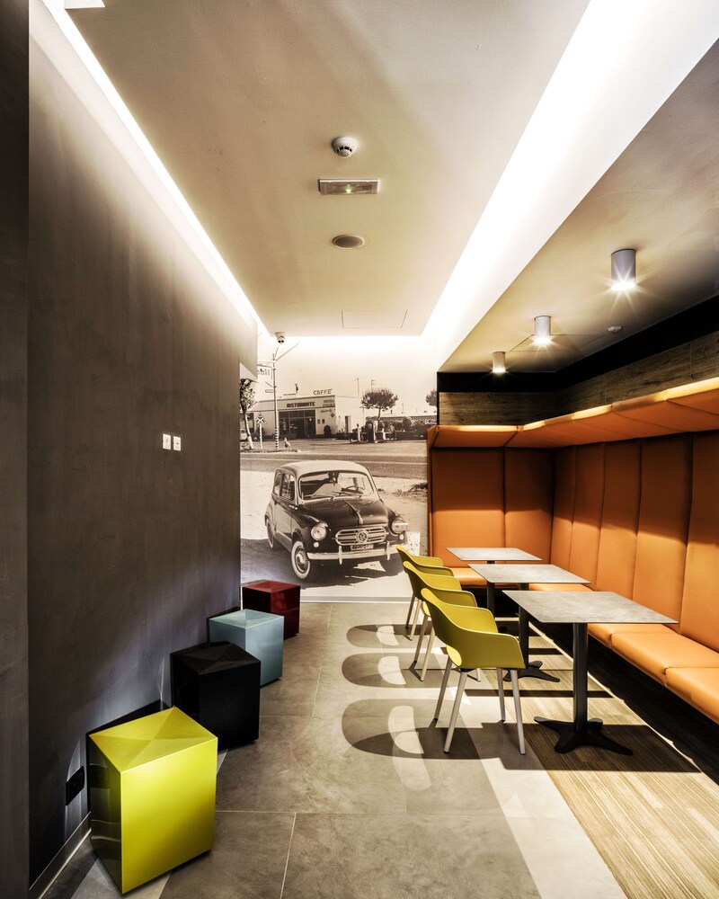 

Milano - Costa Lazio, Mare Italia - Best Western Hotel Corsi