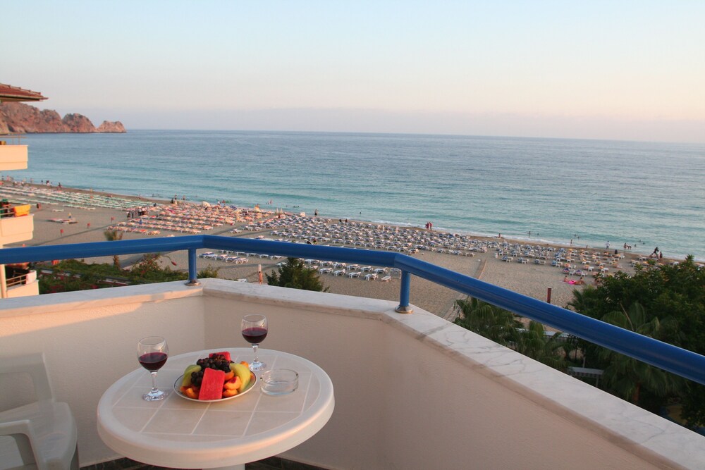 

Roma - Konaklı - Elysee Beach Hotel