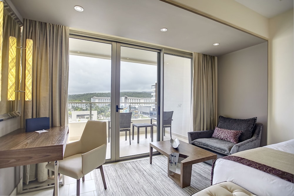 

Roma - Falmouth - Royalton Blue Waters Montego Bay, An Autograph Collection All Inclusive Resort