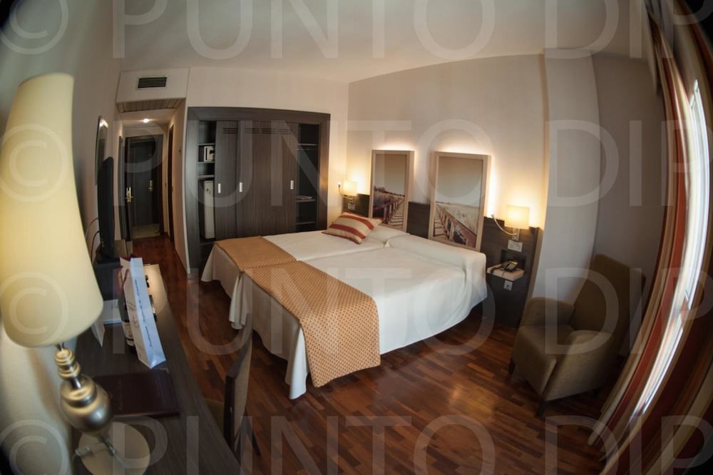 

Milano - Ciudad Real - Hotel Santa Cecilia