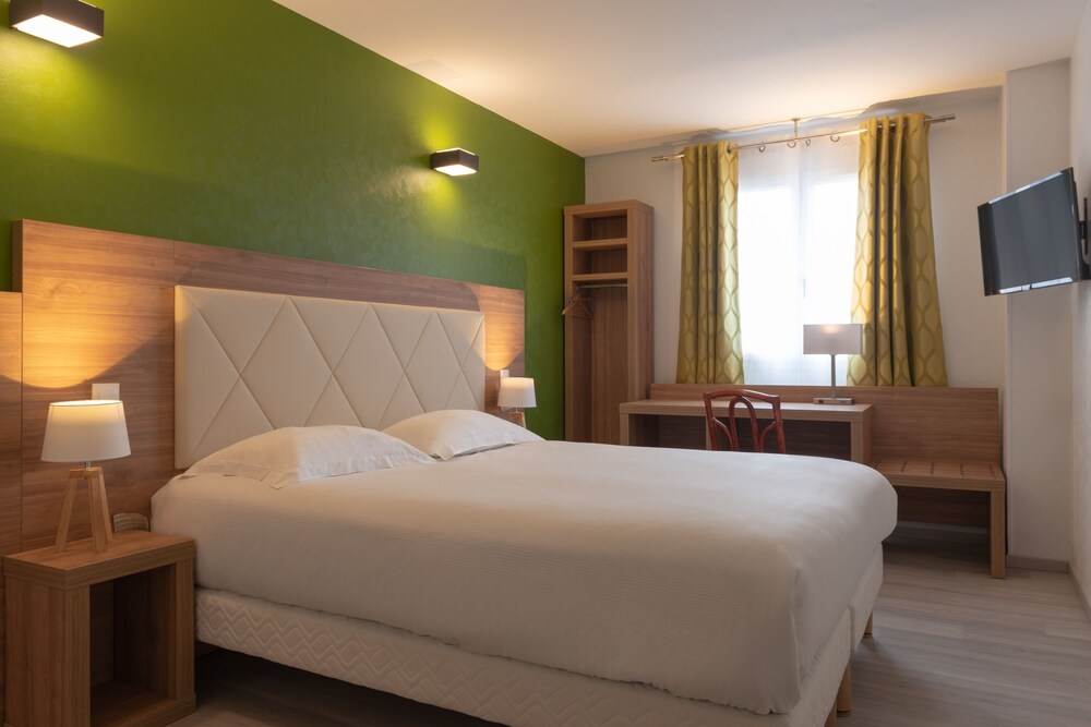 

Roma - Évreux - Hôtel de l'Orme, Akena