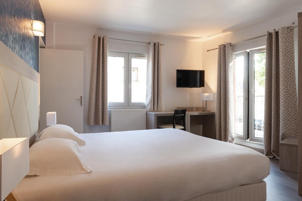 

Catania - Évreux - Hôtel de l'Orme, Akena
