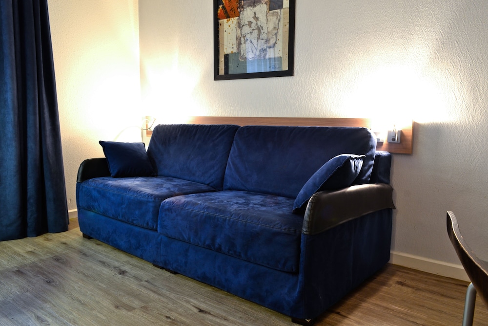 

Cagliari - Rosny-sous-Bois - Art Hotel Paris Est
