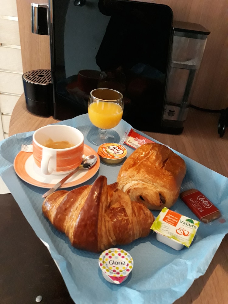 

Lamezia Terme - Parigi - Art Hotel Paris Est