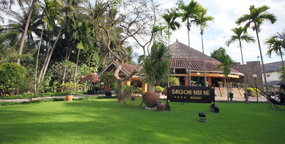 

Roma - Phan Thiet - Saigon Mui Ne Resort