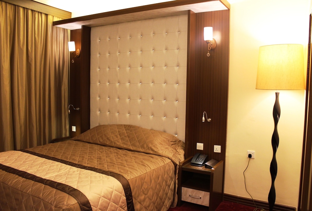 

Catania - Dubai - Al Khaleej Grand Hotel