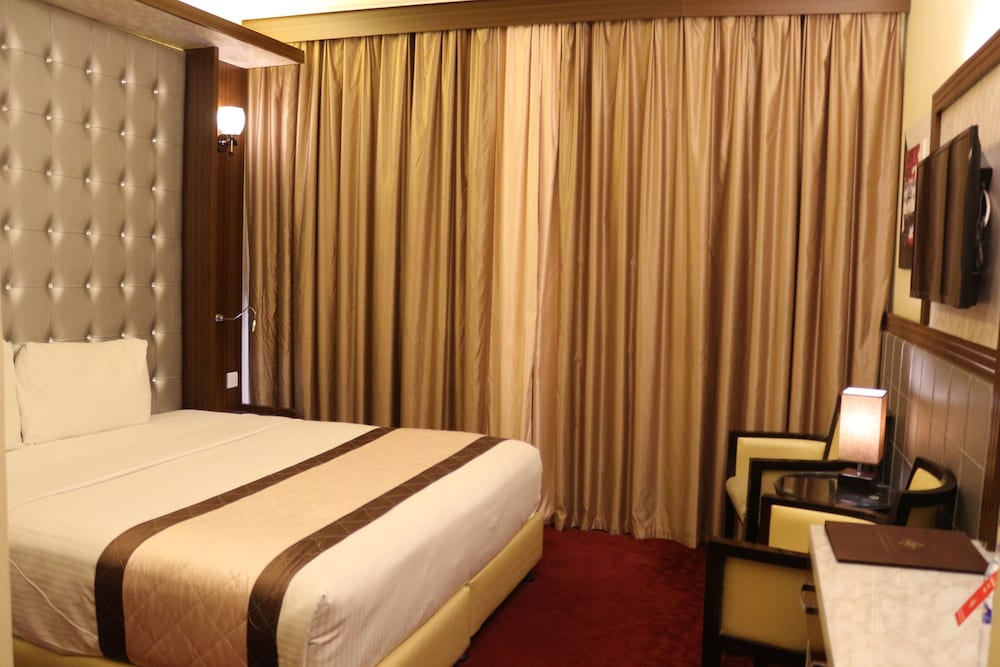 

Bari - Dubai - Al Khaleej Grand Hotel