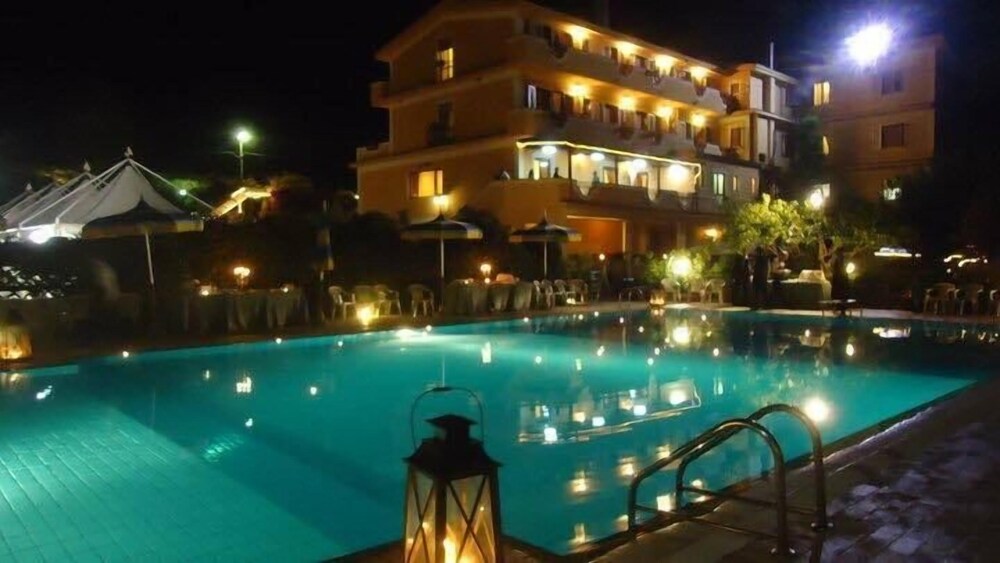 

Bologna - Capo Rizzuto - Hotel Il Corsaro
