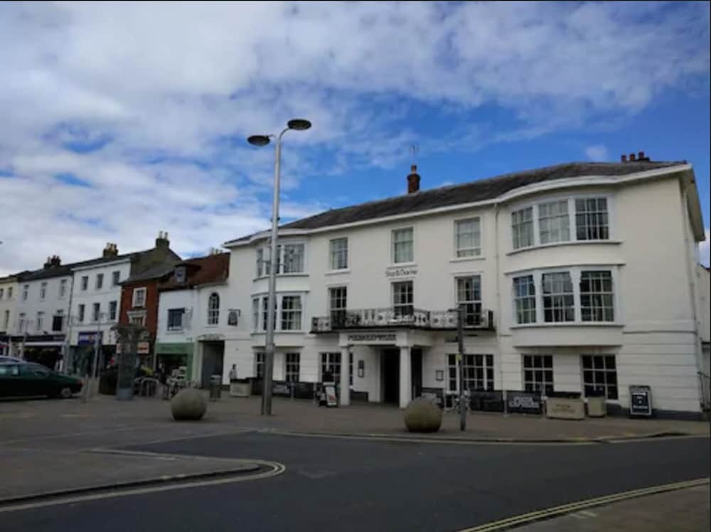 Andover - The Star and Garter Hotel