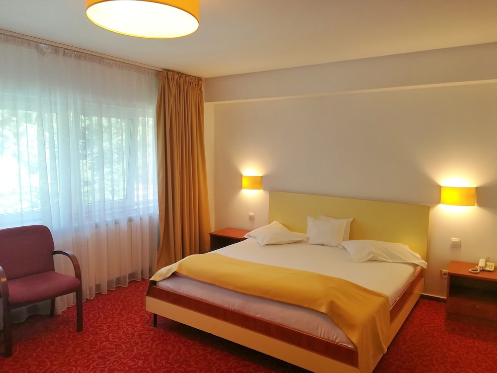 

Pescara - Otopeni - Hotel Herastrau