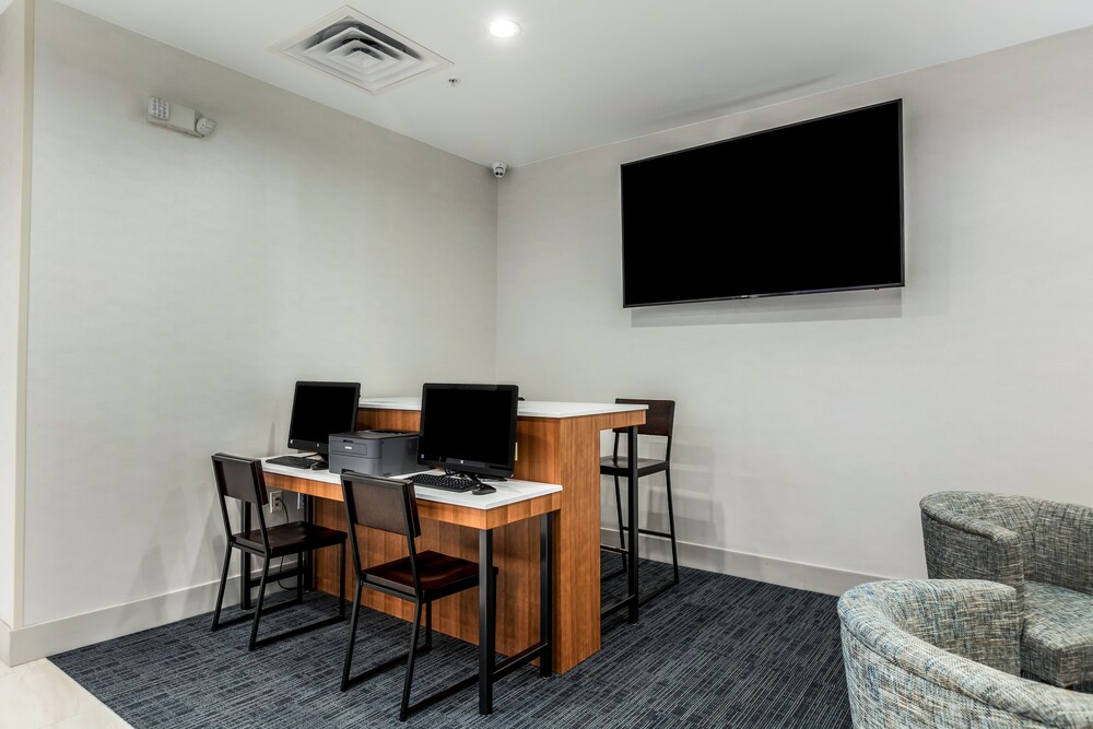 

Bari - Jersey City - Holiday Inn Express & Suites Jersey City North - Hoboken