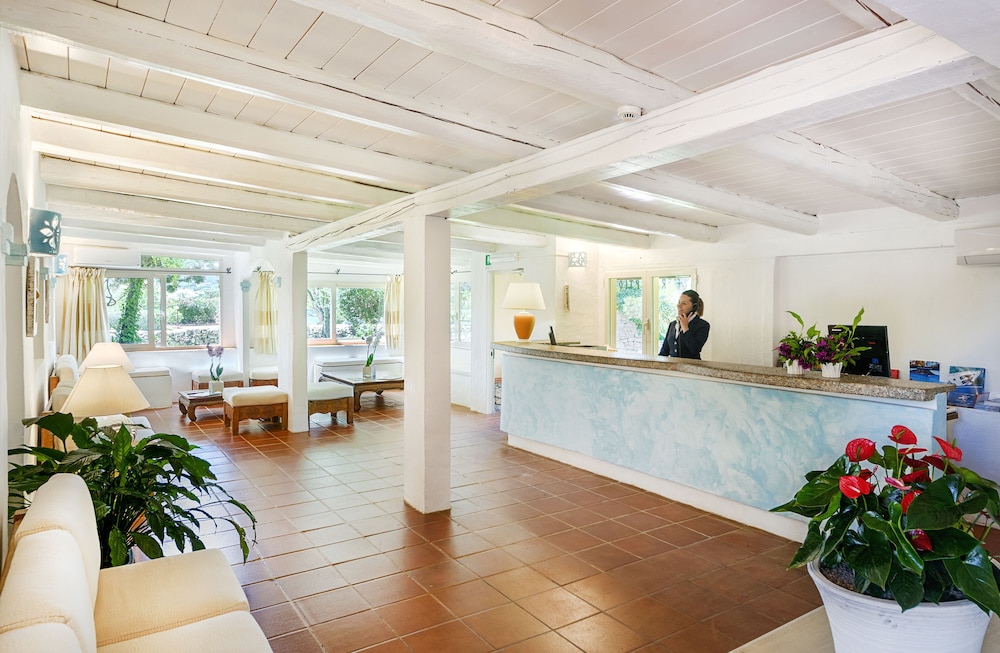 

Bari - Olbia - Colonna Hotel Du Golf