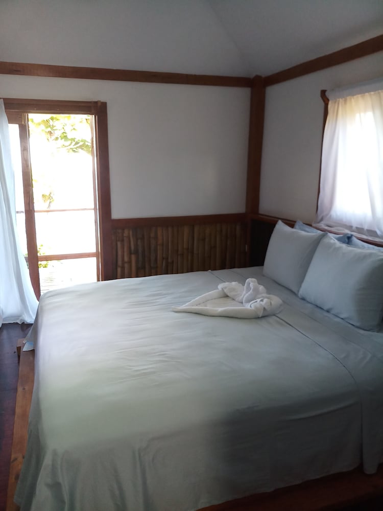 

Milano - Long Bay - Sea Cliff Resort