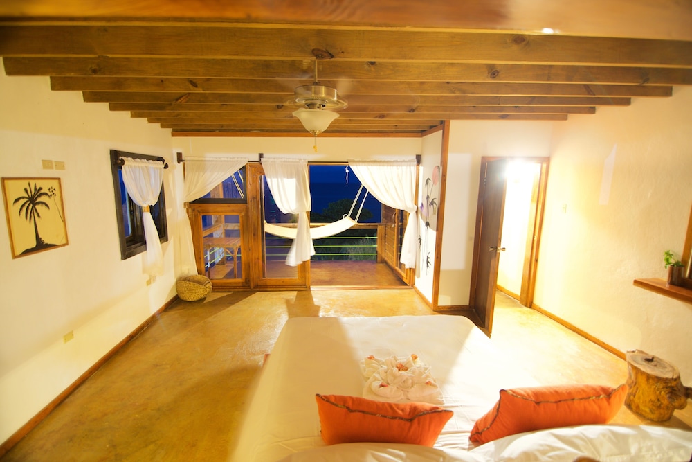 

Milano - Long Bay - Sea Cliff Resort