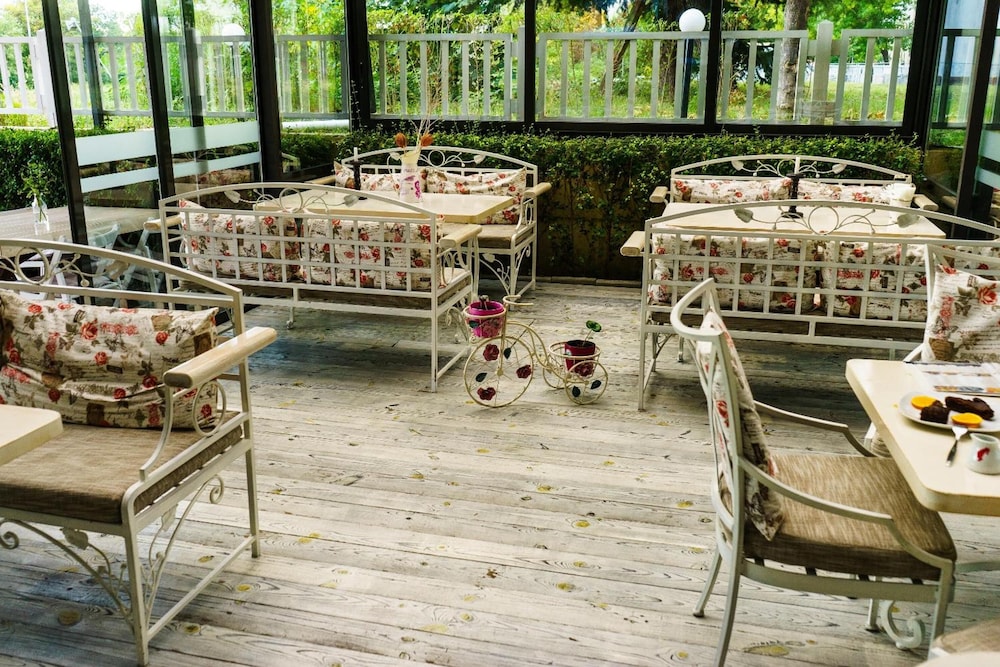 

Milano - Burgas - Milano Hotel