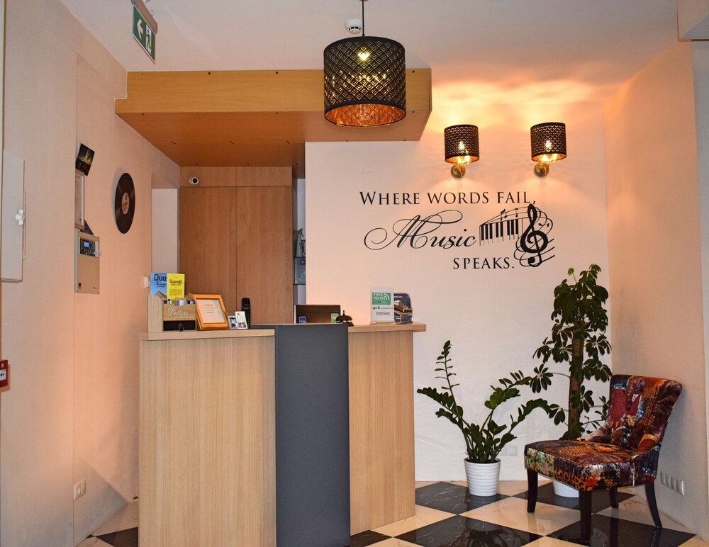 

Milano - Gardur - Hotel Jazz - By Keflavik Airport - Reykjavik - Iceland