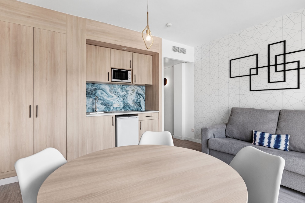 

Roma - Calviá - Palmanova Suites by TRH