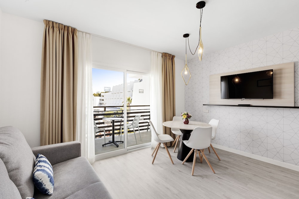 

Bologna - Illetas - Palmanova Suites by TRH