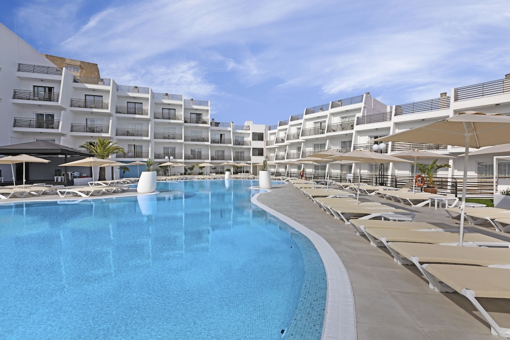 

Milano - Illetas - Palmanova Suites by TRH