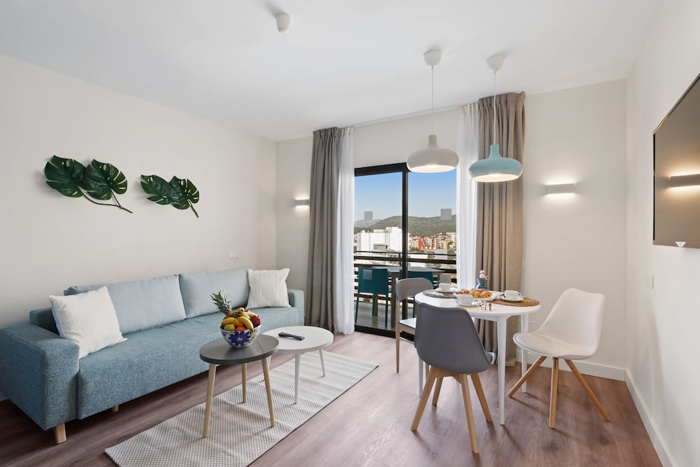 

Bologna - Calviá - Palmanova Suites by TRH