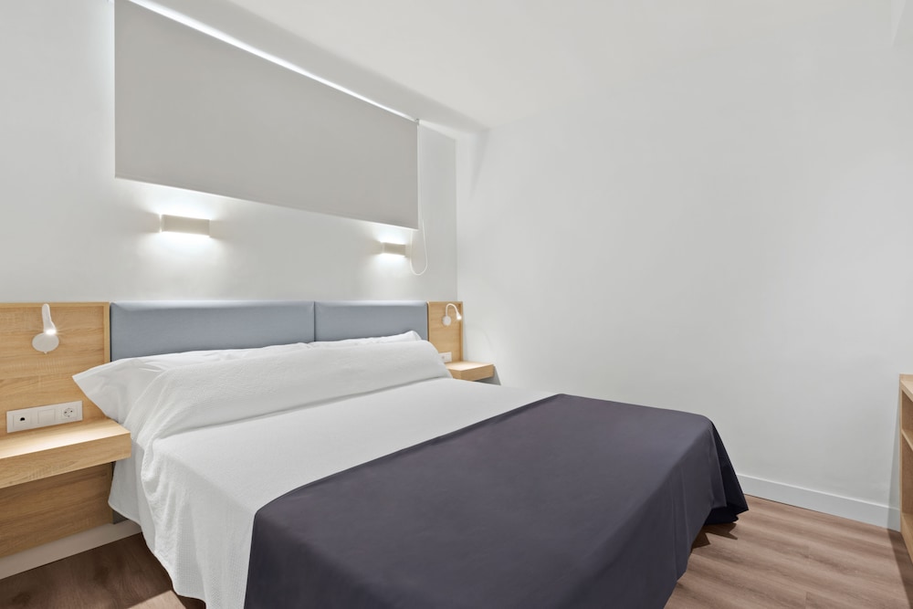 

Firenze - Magaluf - Palmanova Suites by TRH