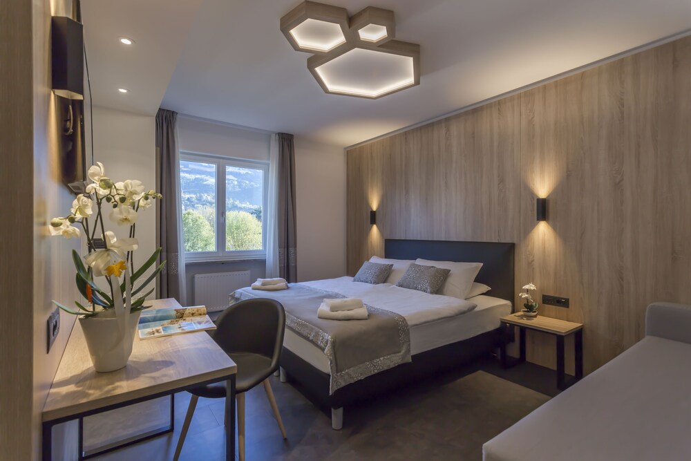 

Milano - Luson - Tourist Hotel