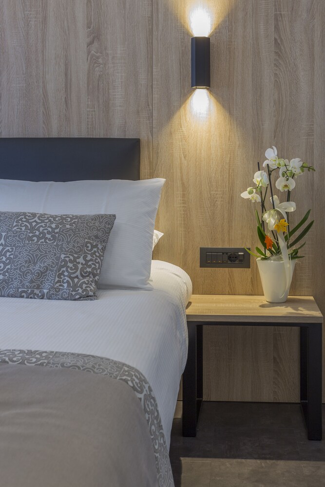 

Roma - Luson - Tourist Hotel