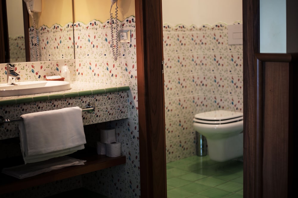 

Bologna - Gargnano - Hotel Internazionale