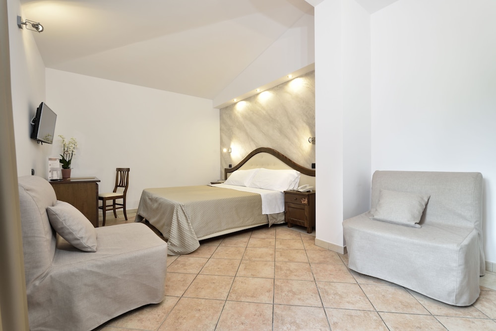 

Pescara - Arbatax - Hotel Nicoletta