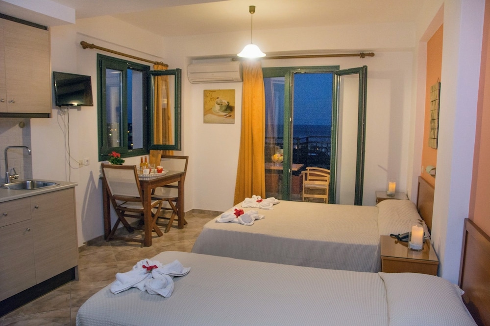 

Pisa - Hersonissos - Ippoliti Village