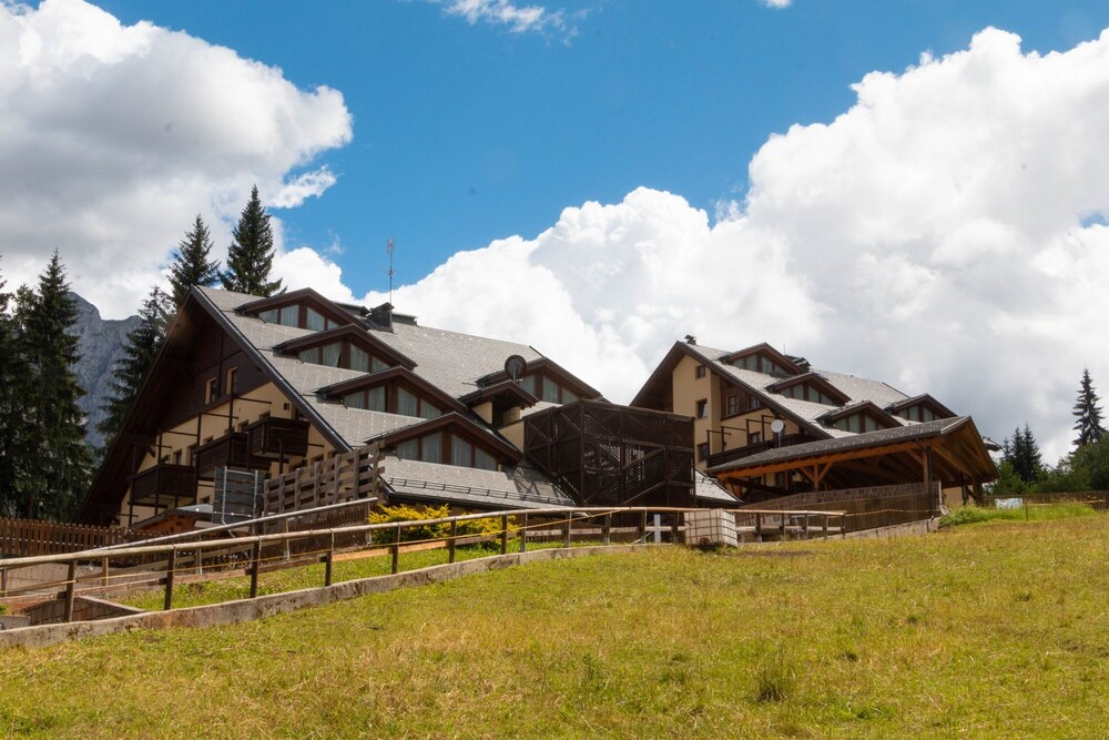 

Bari - Mezzana, Trentino-Alto Adige - Nevesole Folgarida Resort Aparthotel