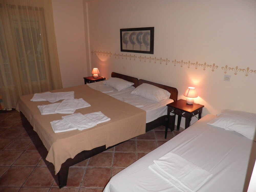 

Bari - Kassandra - Paliouri - Ammon Garden Hotel