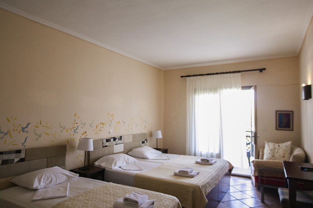 

Napoli - Kassandra - Paliouri - Ammon Garden Hotel