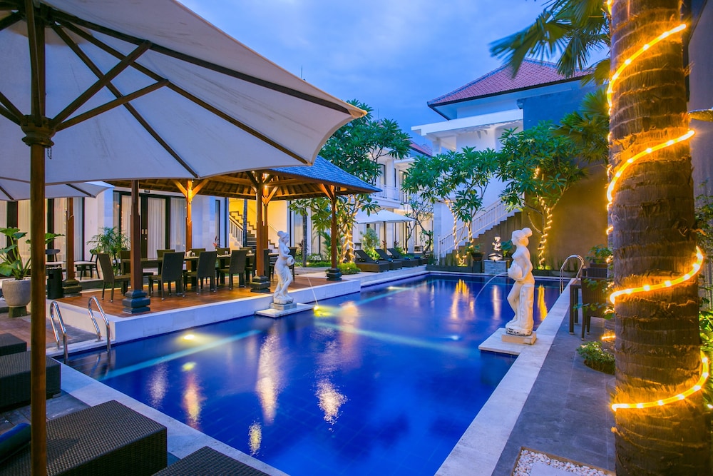 

Firenze - Denpasar - The Diana Suite Tuban