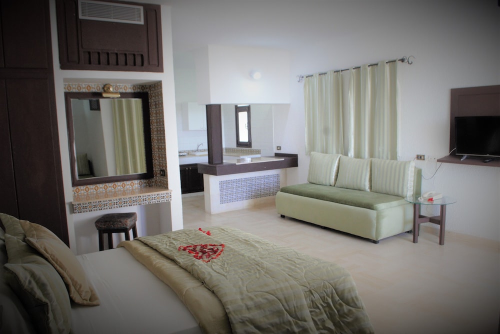 

Napoli - Bizerte - Residence Ain Meriem