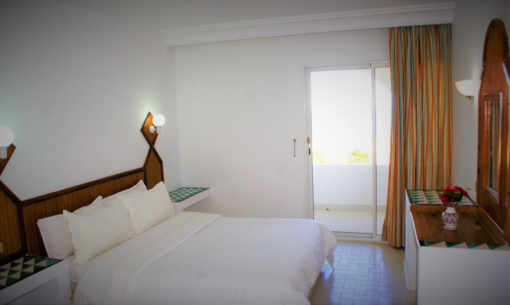 

Napoli - Bizerte - Residence Ain Meriem