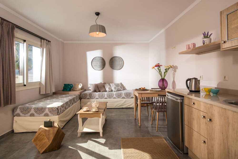 

Lamezia Terme - Hersonissos - Sarpidon Apartments