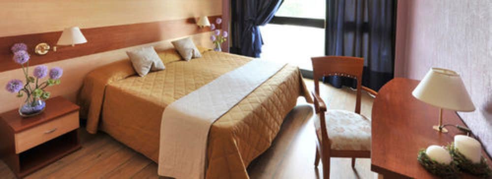 

Napoli - Lago di Garda, Laghi Italia - Hotel Centro Turistico Gardesano