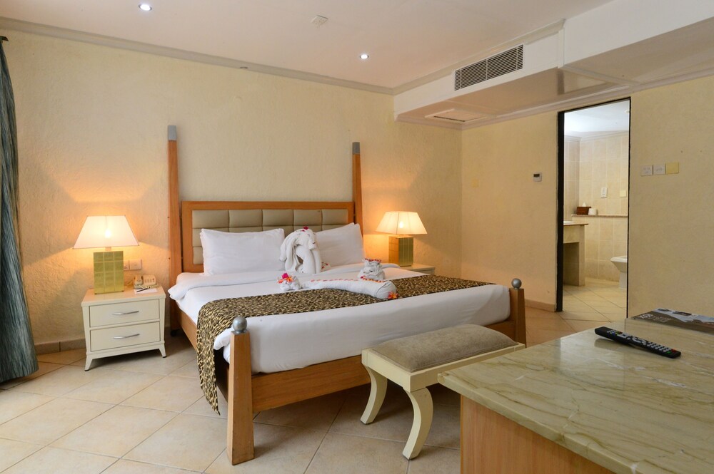 

Roma - Tiwi - Diani Reef Beach Resort & Spa