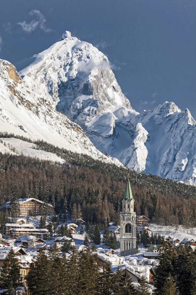 

Milano - Cortina d'Ampezzo - Faloria Mountain Spa Resort