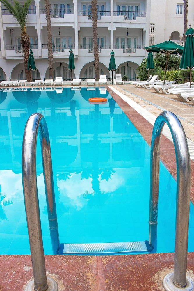

Roma - Yasmine Hammamet - Emira