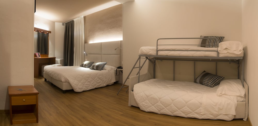 

Catania - Trento - Hotel Everest
