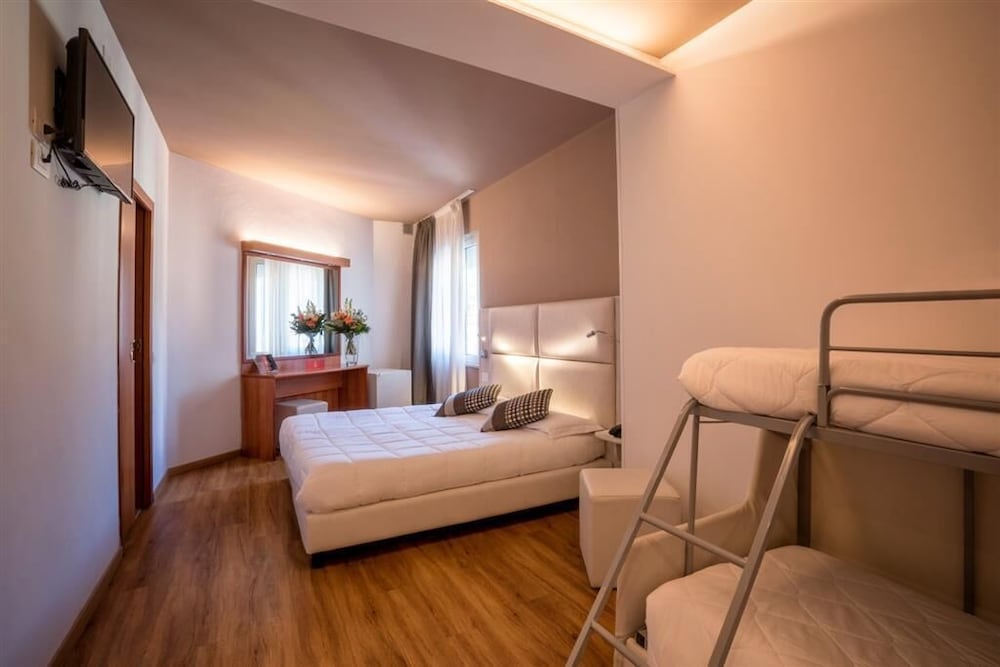 

Napoli - Trento - Hotel Everest