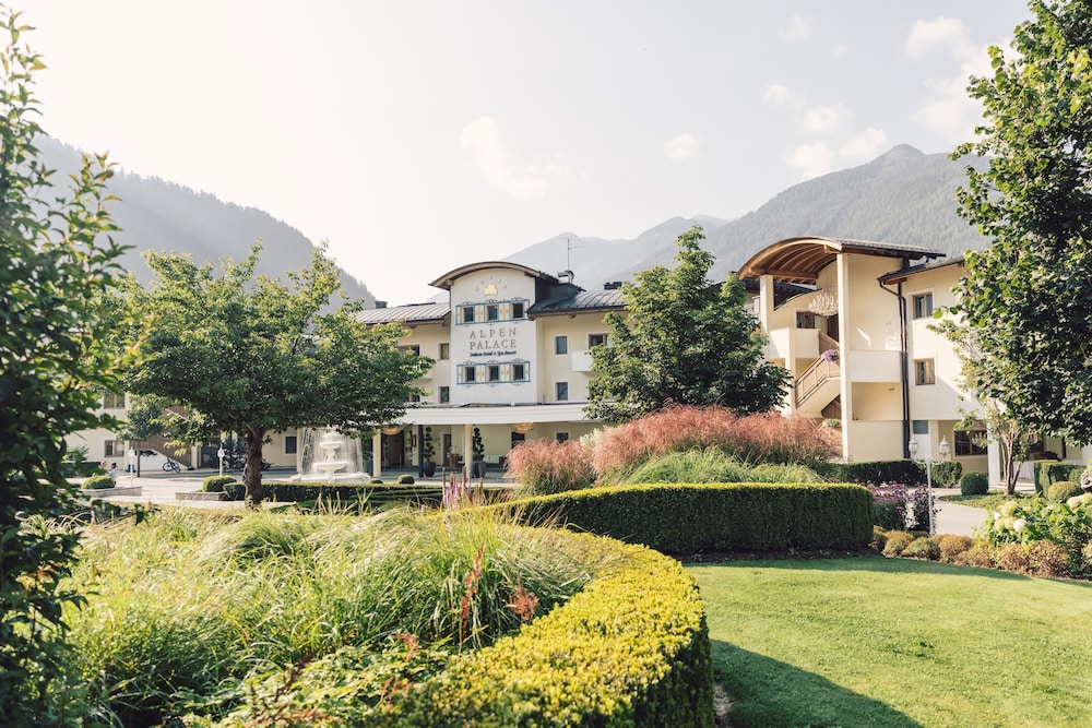 

Milano - Rio Bianco - Alpenpalace Luxury Hideaway & Spa Retreat