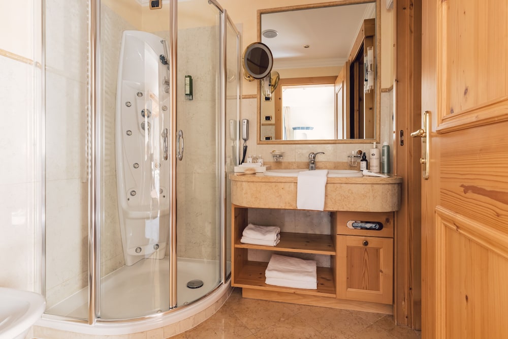 

Bari - Valle Aurina, Montagna Italia - Alpenpalace Luxury Hideaway & Spa Retreat